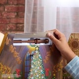 Spin Master Wizarding World, Harry Potter, Calendario de Adviento de Magical Minis con 24 regalos, Calendario de cuenta atrás para Navidad con juguetes sorpresa, Juguetes para niños y niñas a partir de 6 años, Muñecos Wizarding World , Harry Potter, Calendario de Adviento de Magical Minis con 24 regalos, Calendario de cuenta atrás para Navidad con juguetes sorpresa, Juguetes para niños y niñas a partir de 6 años, Caja, Independiente, Multicolor