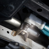 Makita Atornillador de impacto angular a batería DTL302Z, 18 Voltios, Tornillo de percusión azul/Negro