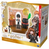 Spin Master HARRY POTTER - WIZARDING WORLD - HARRY POTTER MAGICAL MINIS - Set Aula de las Pociones con 1 figura Harry Potter Exclusiva 8 cm y 3 Accesorios - 6061847 - Juguetes Niños 5 Años +, Muñecos Wizarding World HARRY POTTER - - HARRY POTTER MAGICAL MINIS - Set Aula de las Pociones con 1 figura Harry Potter Exclusiva 8 cm y 3 Accesorios - 6061847 - Juguetes Niños 5 Años +, Acción / Aventura, 5 año(s), Multicolor