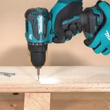Makita Taladro atornillador a batería DDF490Z, 18 Voltios, Taladro/destornillador azul/Negro
