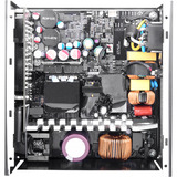 Thermaltake WG0750RE, Fuente de alimentación de PC negro