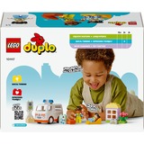LEGO Ambulancia y Conductor, Juegos de construcción Juego de construcción, 2 año(s), Plástico, 19 pieza(s), 417 g