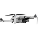 DJI Mini 4K Fly More Combo, avión por control remoto gris claro