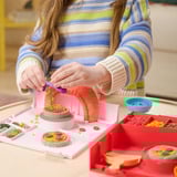 Spin Master KINETIC SAND - KIT APLASTA LA PIZZA: 452 g de Arena Mágica en 4 Colores + Accesorios - Juegos Infantiles - 6072551 - Manualidades niños - Juguetes Niños 5 Años + - Regalo Niño 5 Años +, Juego de arena Kinetic Sand - KIT APLASTA LA PIZZA: 452 g de Arena Mágica en 4 Colores + Accesorios - Juegos Infantiles - 6072551 - Manualidades niños - Juguetes Niños 5 Años + - Regalo Niño 5 Años +, Kit de manualidades para niños, 5 año(s), Multicolor, 9 pieza(s)