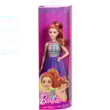 Mattel Muñeca Barbie Fashionista con top de jersey y falda plisada, Muñecos 