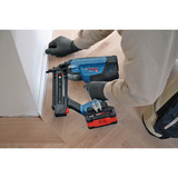 Bosch Clavadora de madera a batería GNH 18V-50-2M Professional solo, 18Volt, Nagler azul/Negro