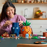 LEGO Icons SpongeBob Pantalones cuadrados: Fondo de Bikini, Juegos de construcción 