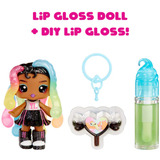 MGA Entertainment Yummiland Lip Gloss Doll Sour Sweeties - Sasha Sourworms, Muñecos Minifigura, Femenino, 4 año(s), Niño/niña, Multicolor