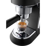 DeLonghi Dedica Style EC 685.BK Semi-automática Máquina espresso 1,1 L, Cafetera espresso negro/Plateado brillante, Máquina espresso, 1,1 L, Dosis de café, De café molido, 1300 W, Negro, Plata