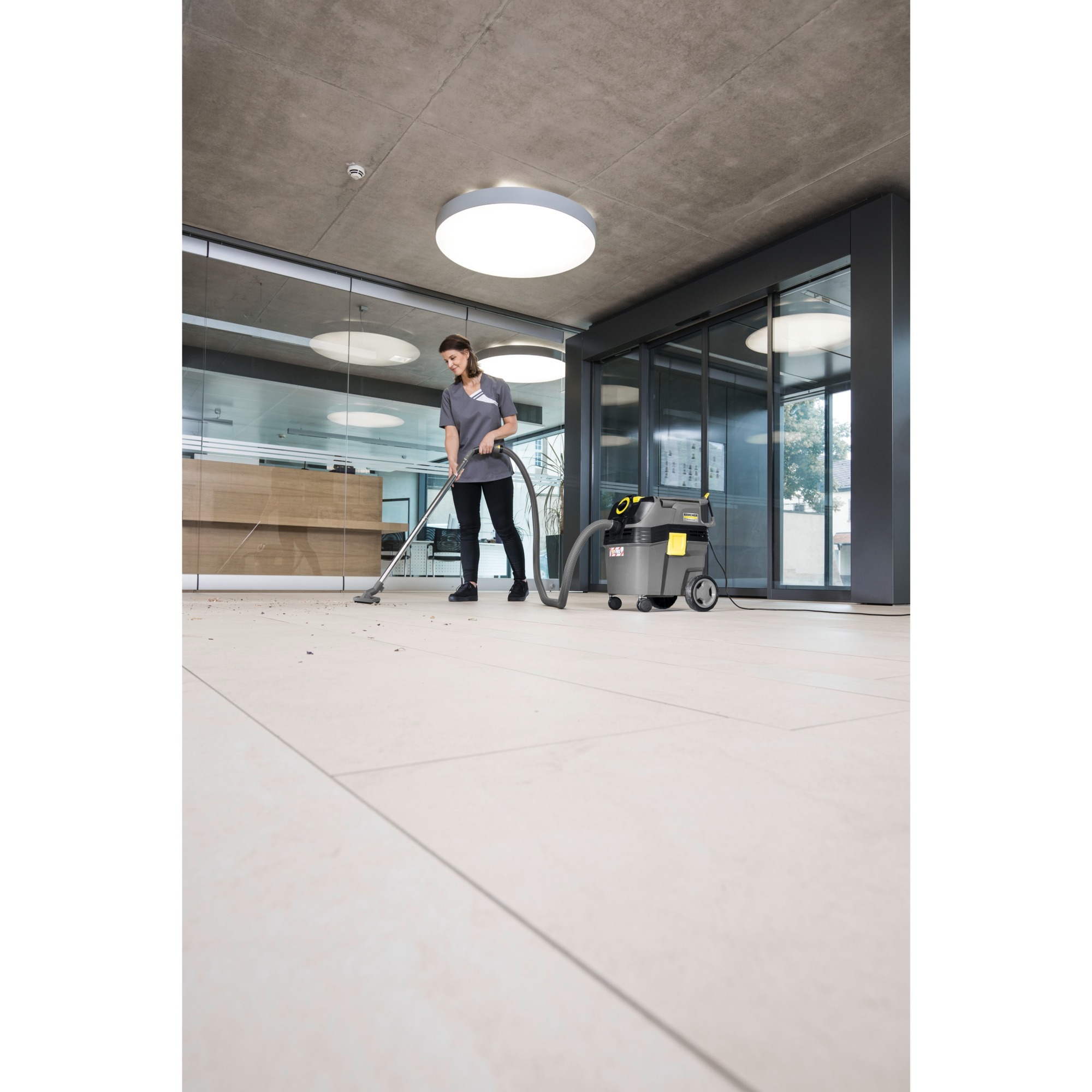 Kärcher NT 30/1 Ap L 30 L Aspiradora de tambor Seca y húmeda 1380 W Sin bolsa, Aspiradora en húmedo y en seco gris, 1380 W, Aspiradora de tambor, Seca y húmeda, Sin bolsa, 30 L, Filtrado